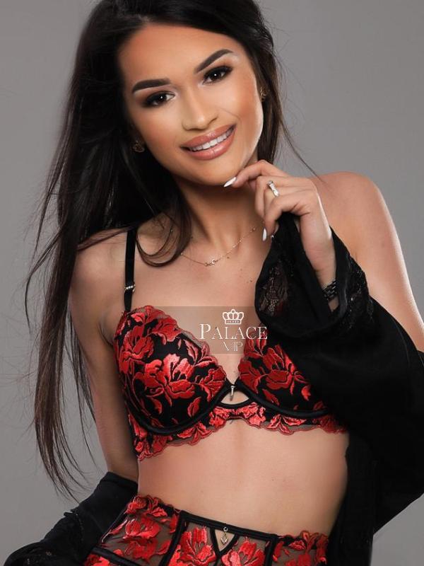 Rose, Bayswater, Italian Escort