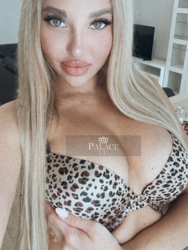 Olena, Earls Court, Russian Escort