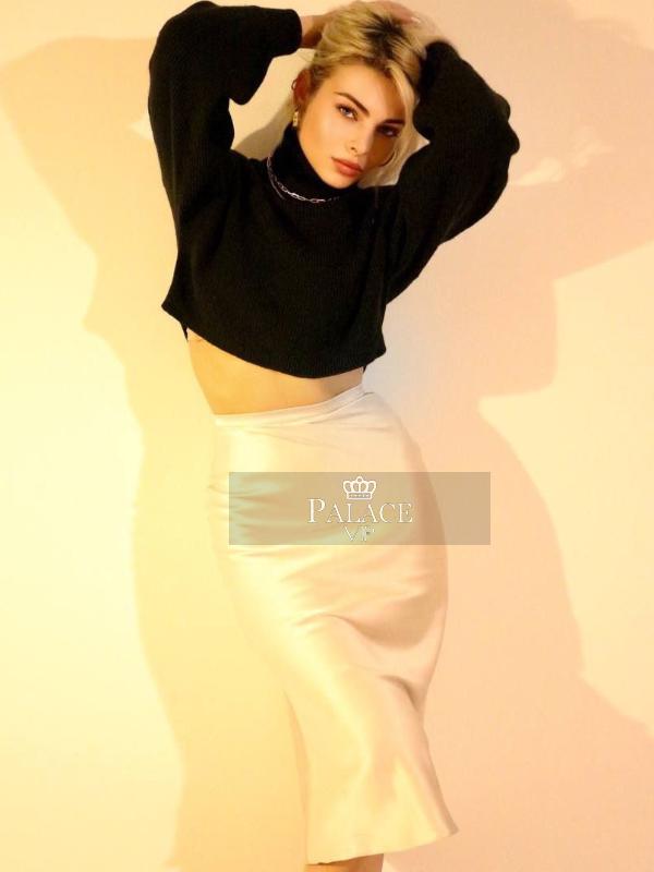 Vita, Chelsea, Russian  Escort