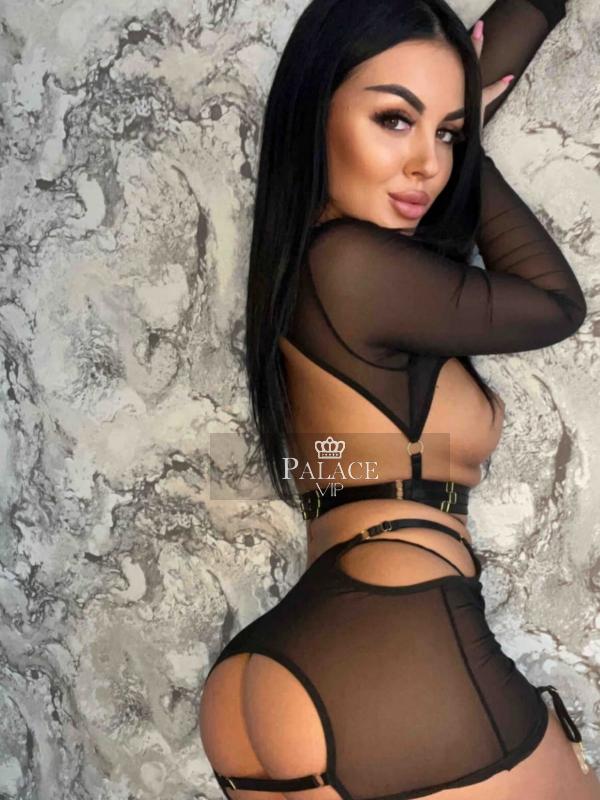 Evelyn, Outcall Only, Italian Escort