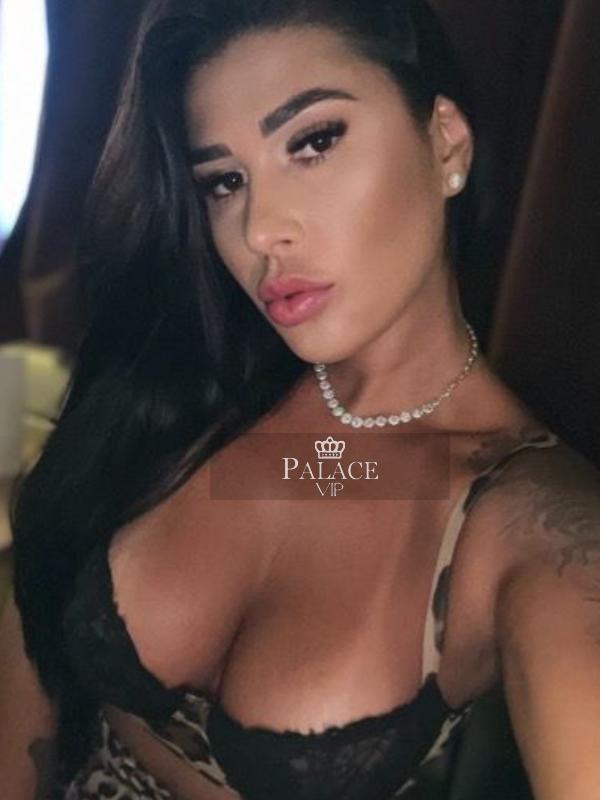 Tati, Kensington, Brazilian Escort