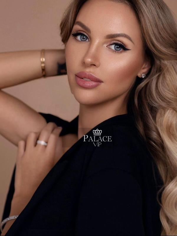 Lana, Chelsea, Russian  Escort