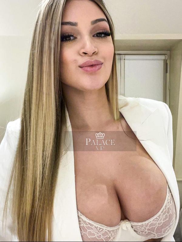 Kelly, Mayfair, Brazilian Escort