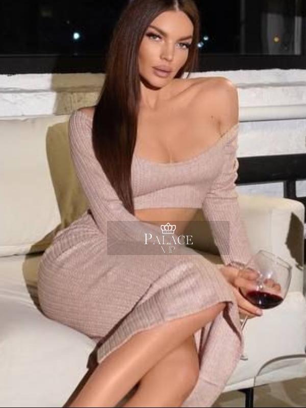 Jamile, Kensington, Russian  Escort