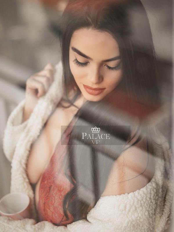 Fauna, Kensington, Brazilian Escort