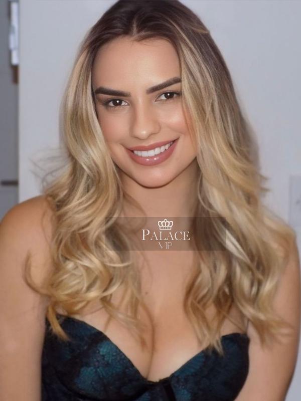 Laura, Earls Court, Brazilian Escort