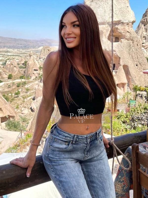 Jamile, Kensington, Russian  Escort