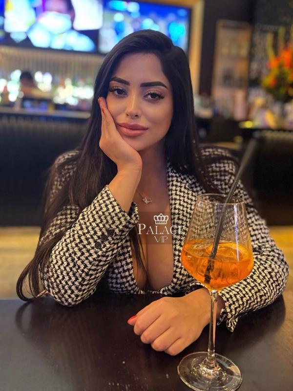 Alina, Earls Court, Portuguese  Escort