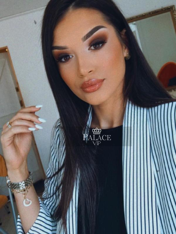 Rose, Bayswater, Italian Escort