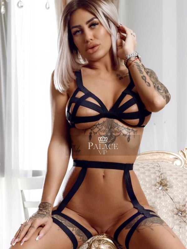 Paola, Kensington, Russian Escort