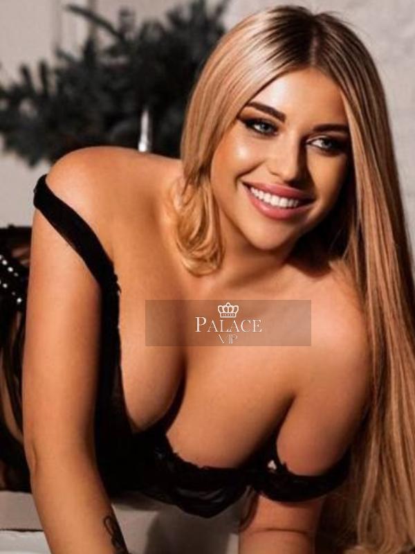 Amaris, Kensington, Russian  Escort