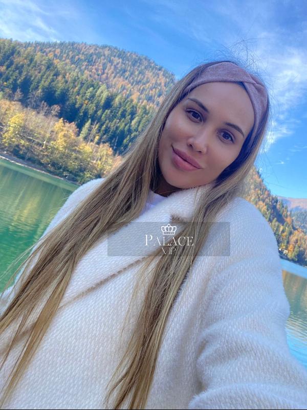 Jody, Kensington, Russian Escort