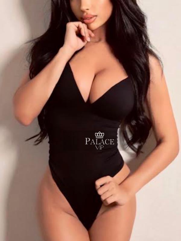 Cecilia, Earls Court, French Escort
