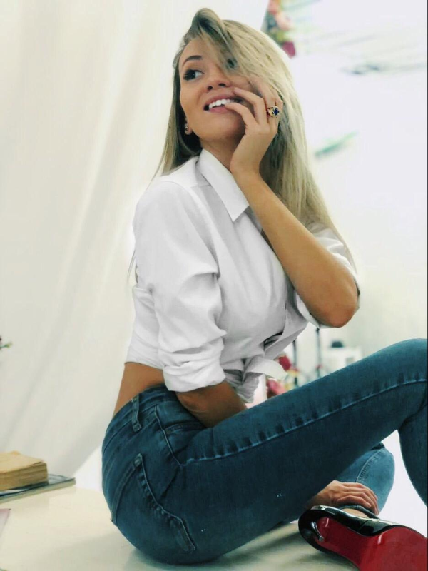 Taya, Knightsbridge, Russian Escort