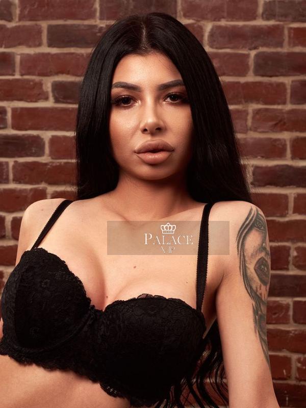 Zoya, Earls Court, Romanian Escort