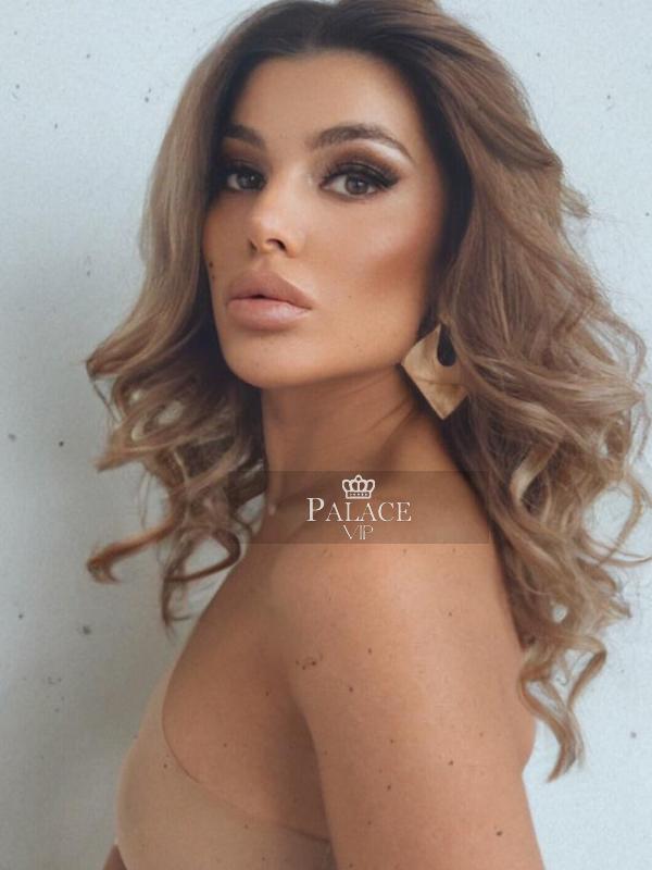 Viola, Kensington, Russian Escort