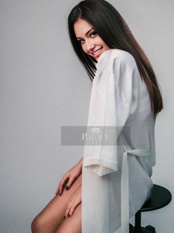 Darya, Earls Court, Russian Escort