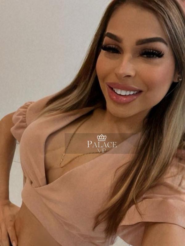 Scarlett, Chelsea, Colombian Escort