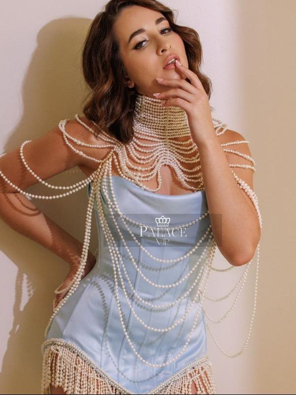 Beatriz, Dubai, Brazilian Escort