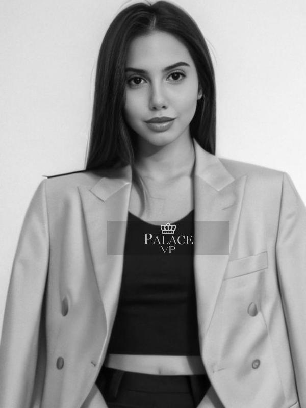 Lara, Earls Court, Brazilian Escort