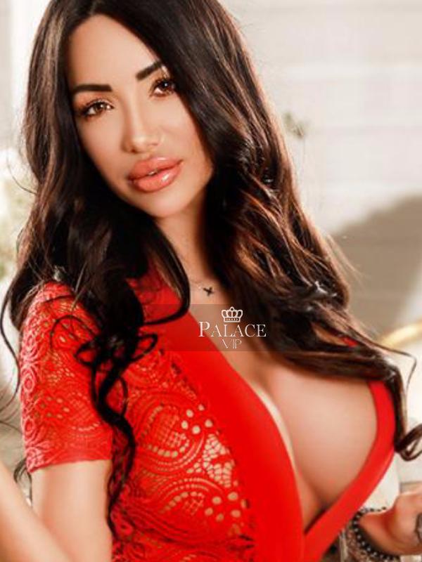 Kira, Chelsea, Spanish Escort