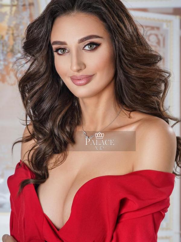 Tara, Chelsea, Russian Escort