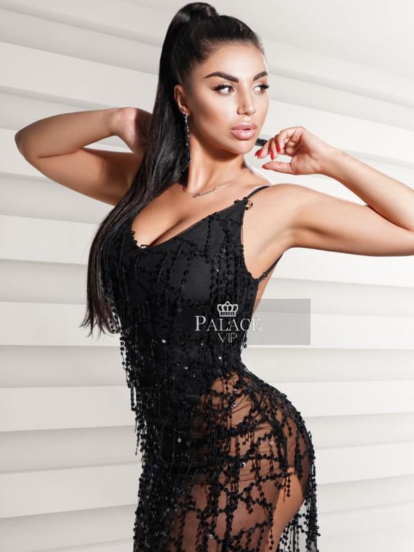 Fatima, Chelsea, Russian Escort