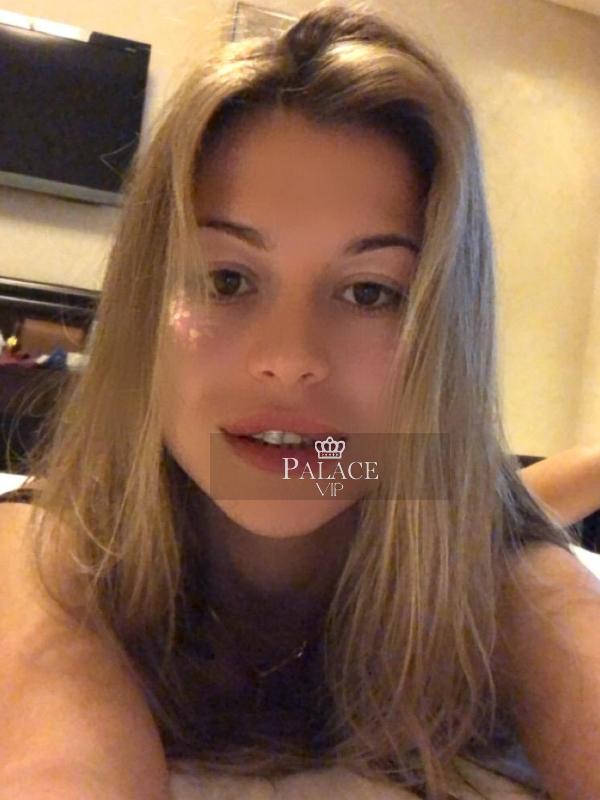 Olivia, Chelsea, Russian Escort