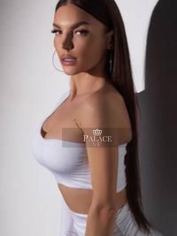 Jamile, Kensington, Russian  Escort
