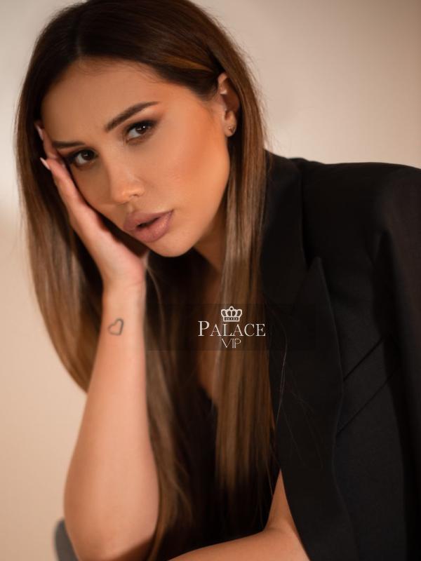 Jody, Kensington, Russian Escort