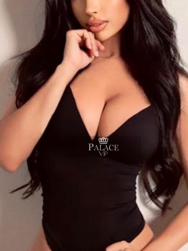 Cecilia, Earls Court, French Escort