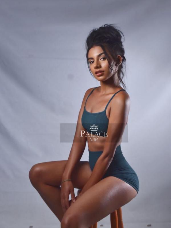 Lua, Earls Court, Brazilian  Escort