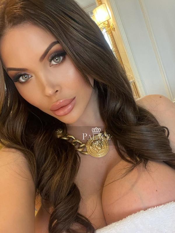 Zlata, Kensington, French Escort