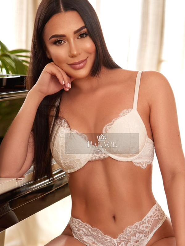 Aida, Kensington, Portuguese Escort