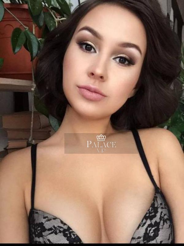 Ariadna, Earls Court, English Escort