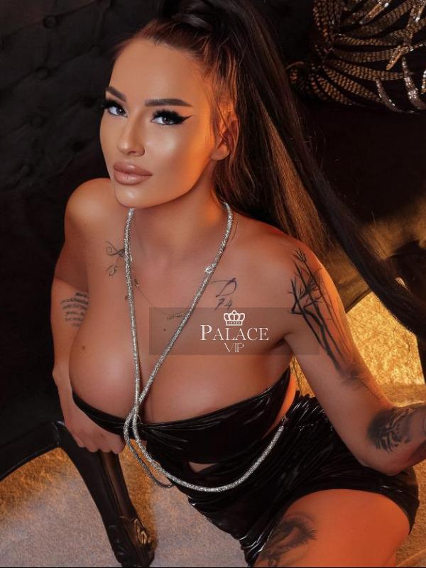 Kira, Knightsbridge, French Escort