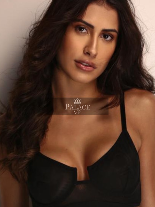 Carol, Knightsbridge, Brazilian Escort