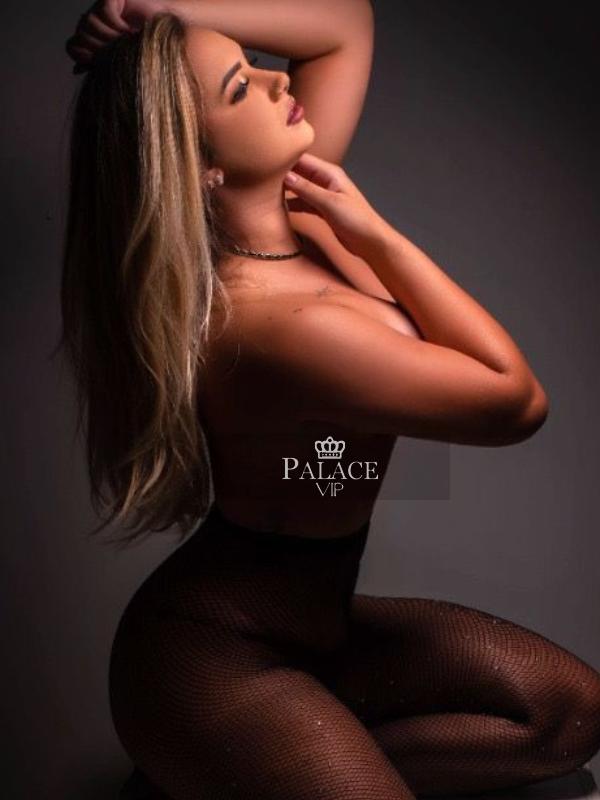 Jully, Earls Court, Brazilian  Escort