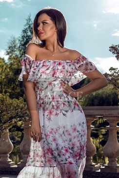 Mandy, Dubai, Ukrainian Escort