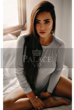 Yandra, Chelsea, Latin Escort