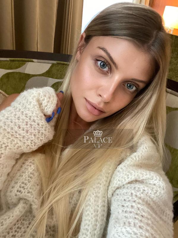 Veronica, Kensington, Russian Escort