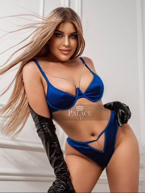 Amaris, Kensington, Russian  Escort