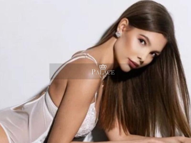 Golda, South Kensington, Russian Escort