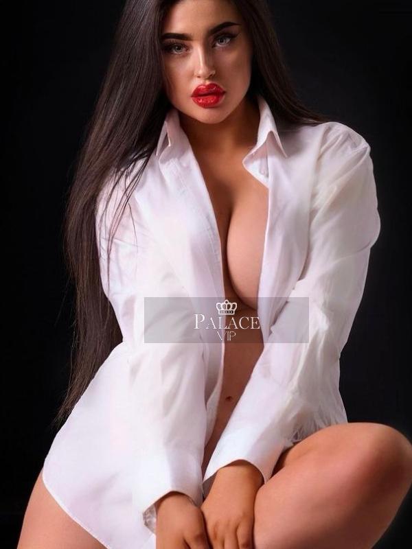 Scarlett, Kensington, Arabic  Escort