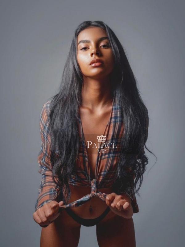 Lua, Earls Court, Brazilian  Escort