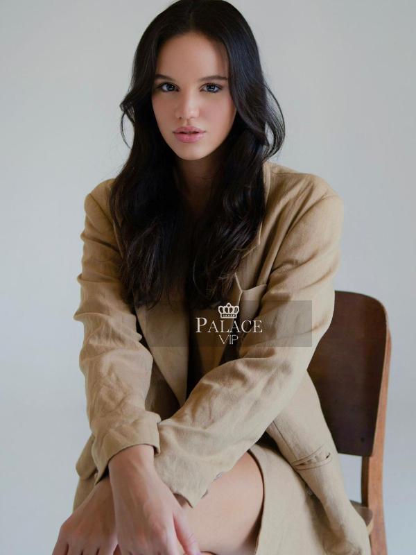 Hannah, Kensington, Brazilian Escort